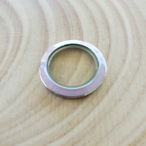 Origami Owl medium twist living locket faces - Picture 1 of 3